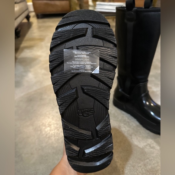 Brand New UGG Raincloud Tall Boots! - Picture 9 of 10